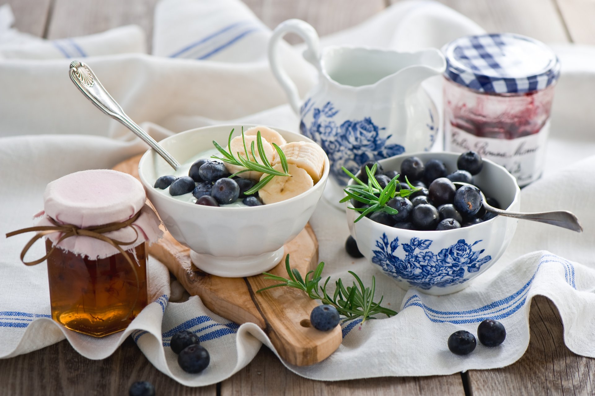 bleuets baies bananes petit déjeuner confiture miel anna verdina