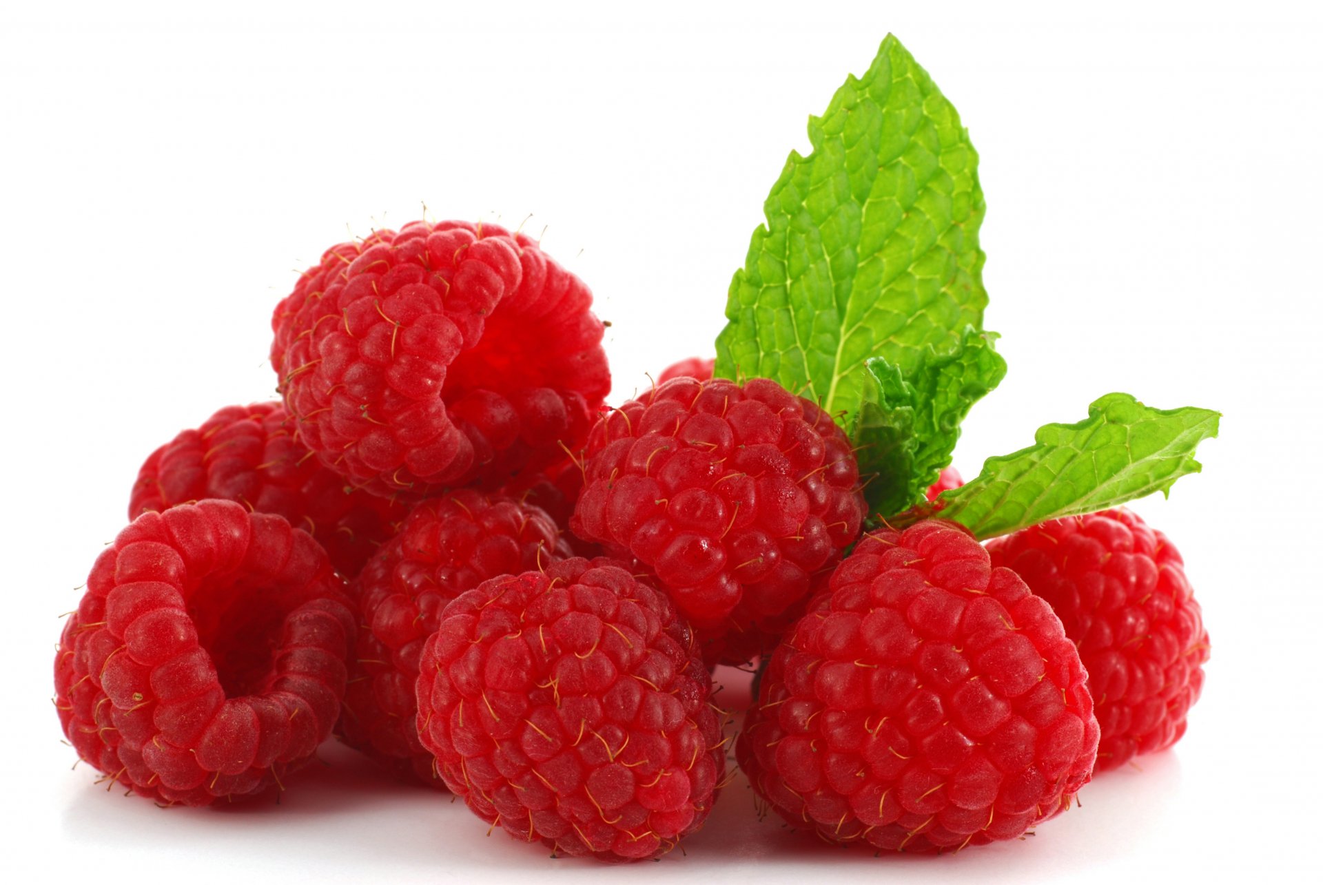 raspberry berry leaves background