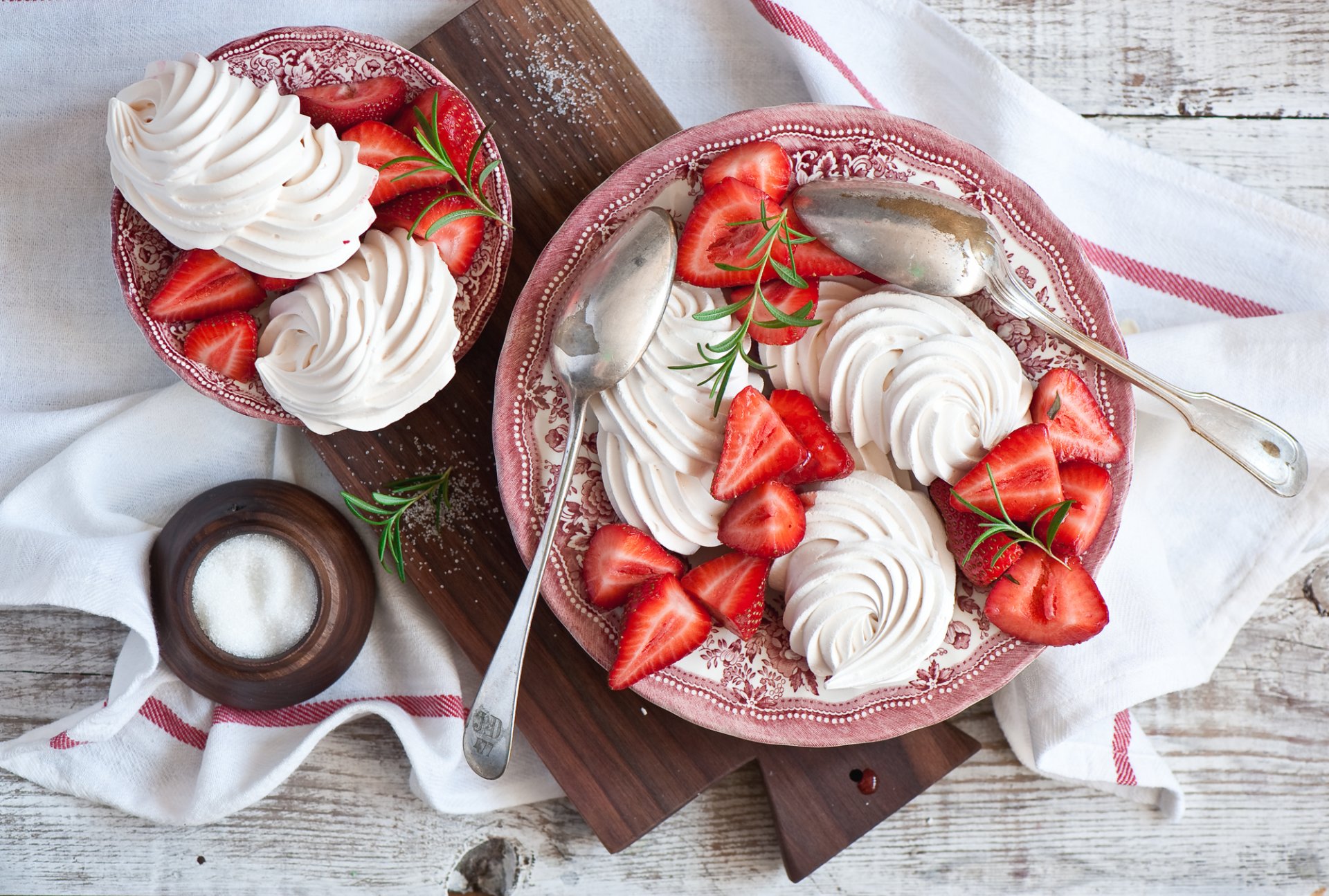 dessert baiser erdbeeren beeren