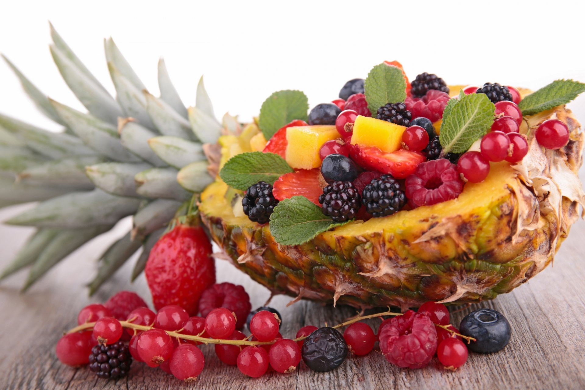 beeren ananas fülle