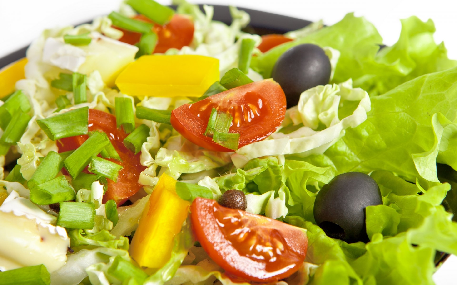 salade feuilles oignon chou tomates olives ananas tomate fromage