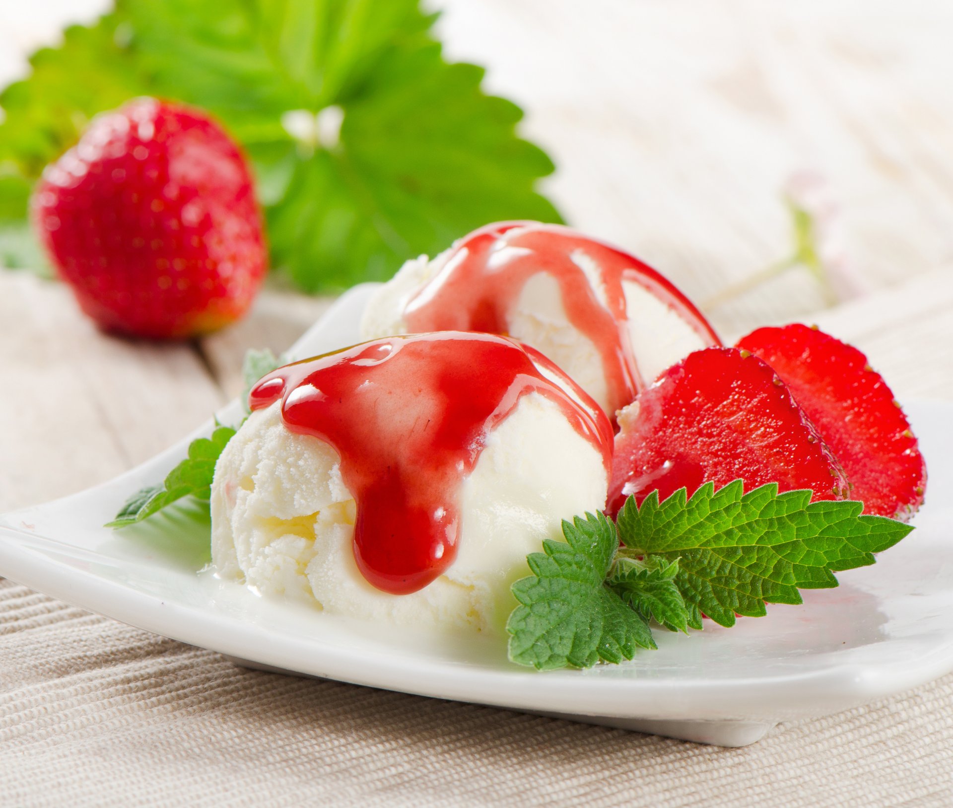 dessert ice cream strawberry mint leave