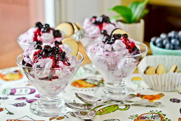 Festive table with cremans with ice cream