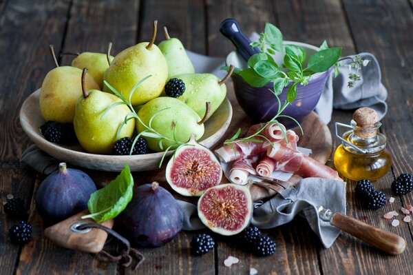 Natura morta di fichi e more