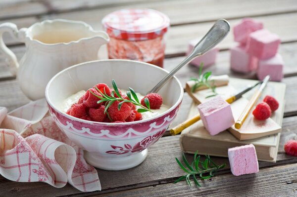 Cottage cheese dessert with berries for breakfast