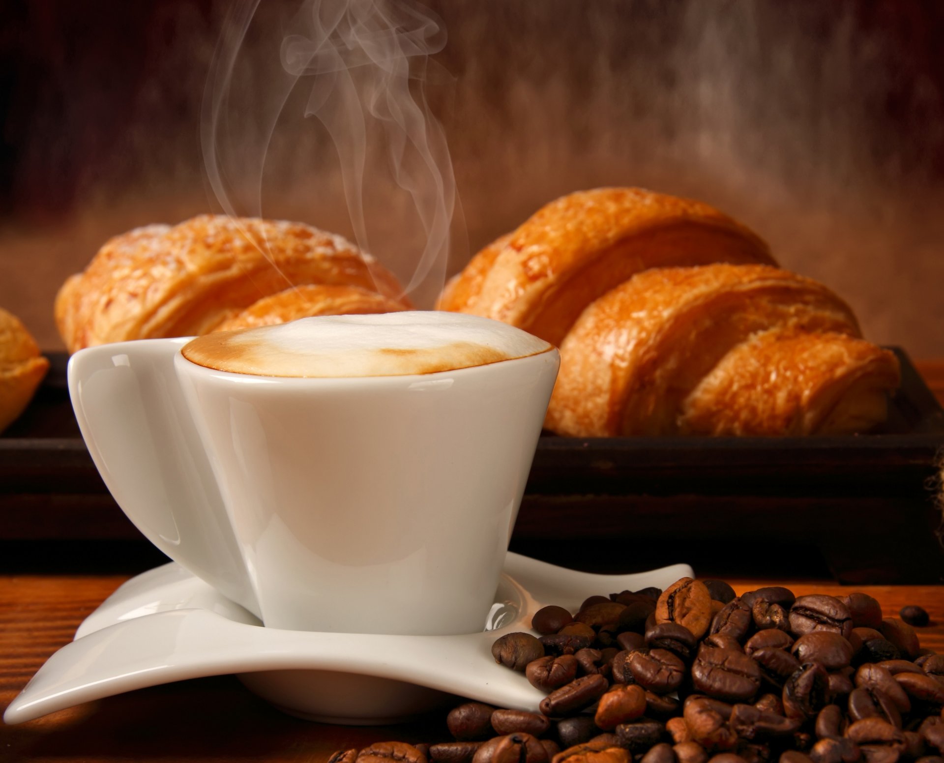 caffè croissant tazza