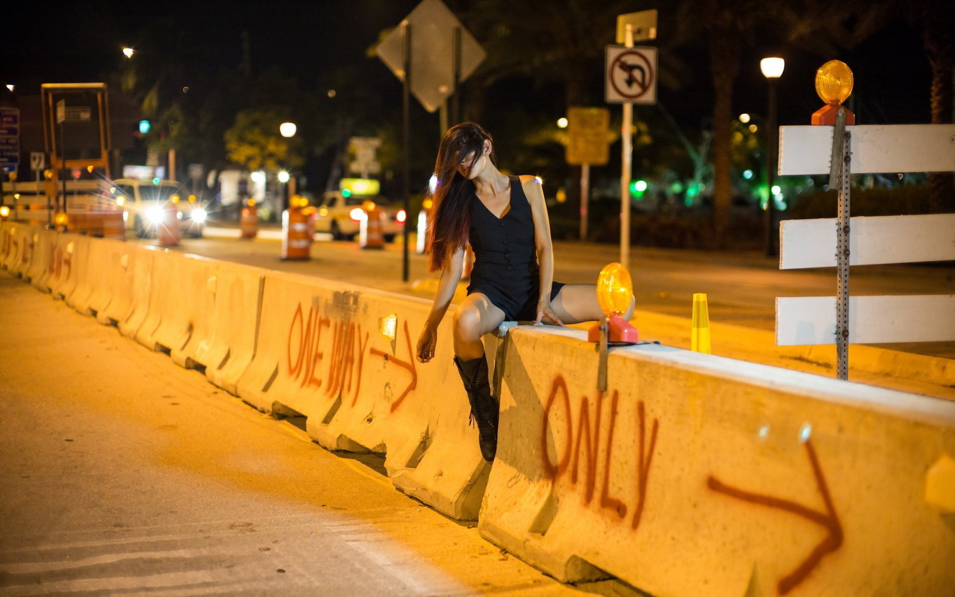 strada notte città ragazza