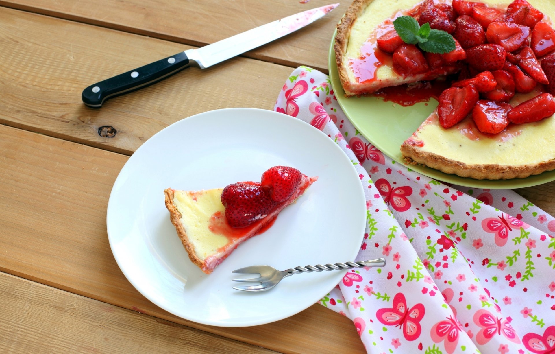 torta fragole bacche cottura dessert stoviglie tavola