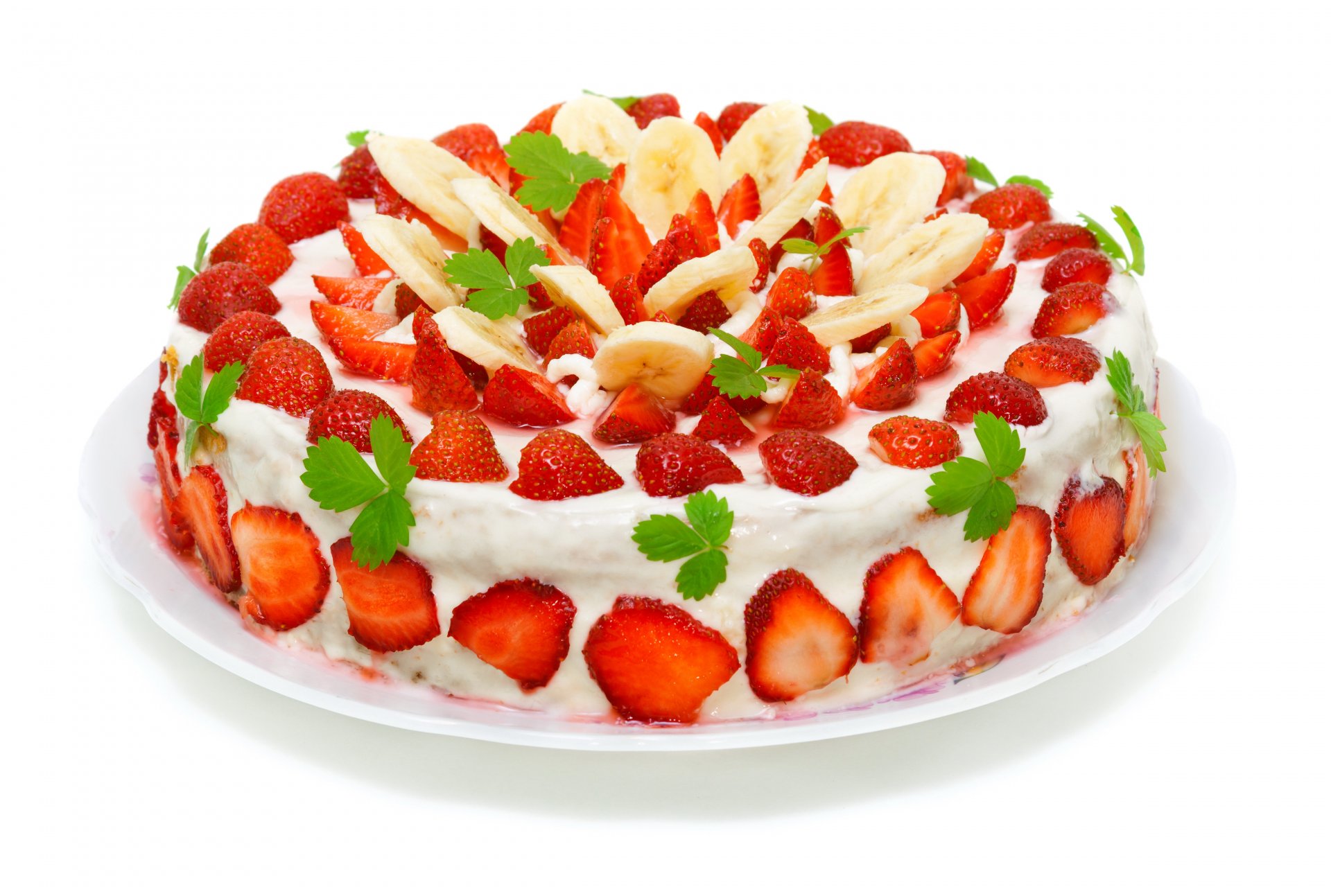 kuchen erdbeeren sahne glasur bananenscheiben