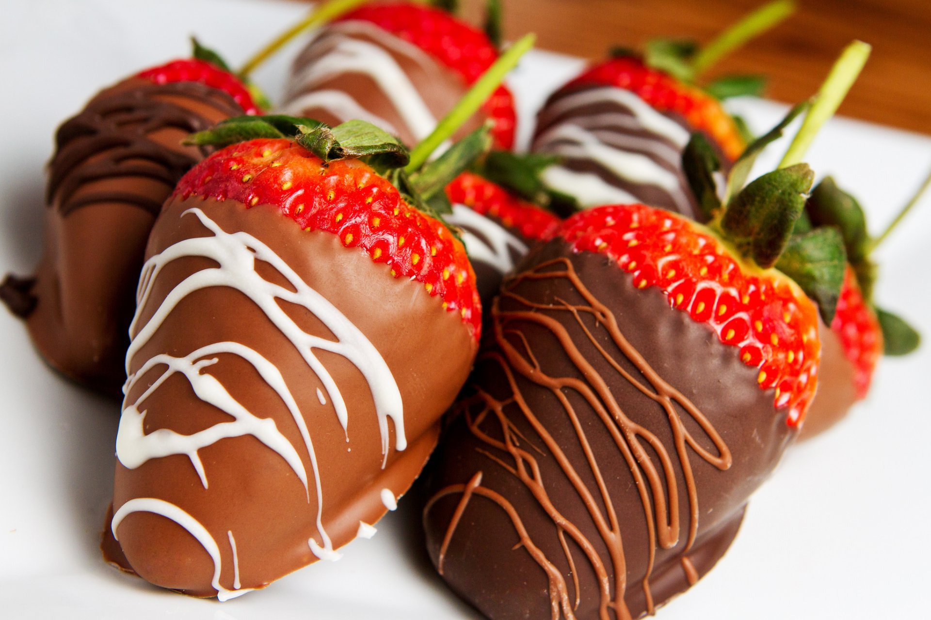 trawberry chocolate strawberries in chocolate berries close up