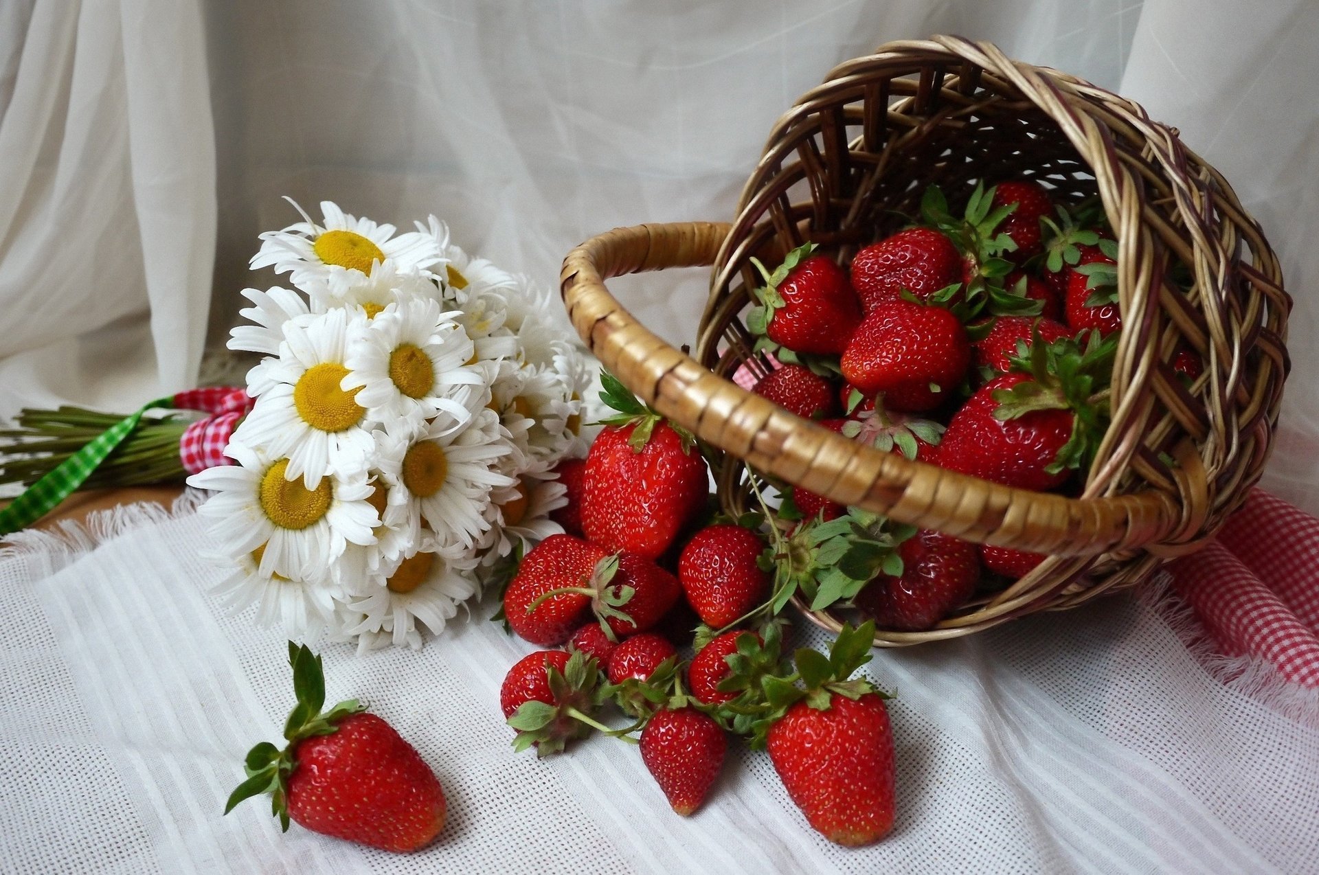 basket strawberry bouquet chamomile