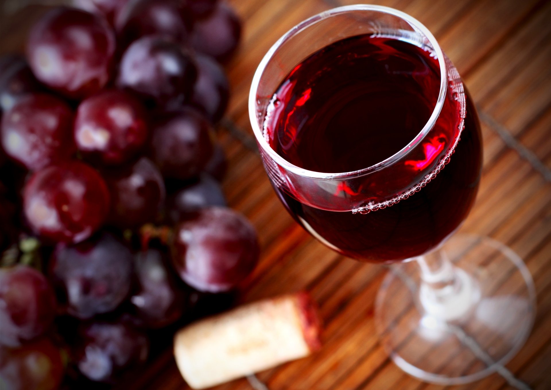 grapes wine red glass plug