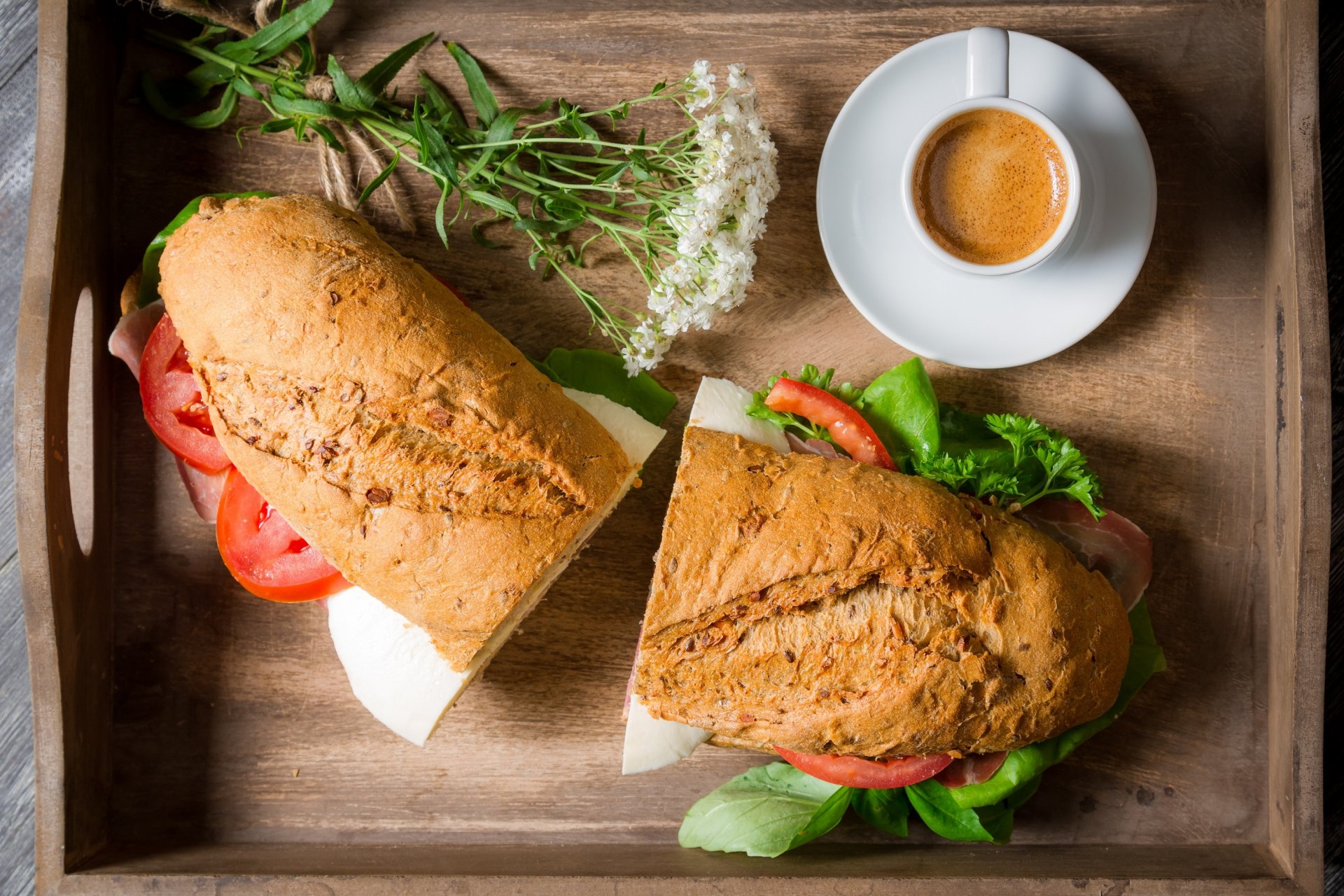 panino caffè colazione fiori