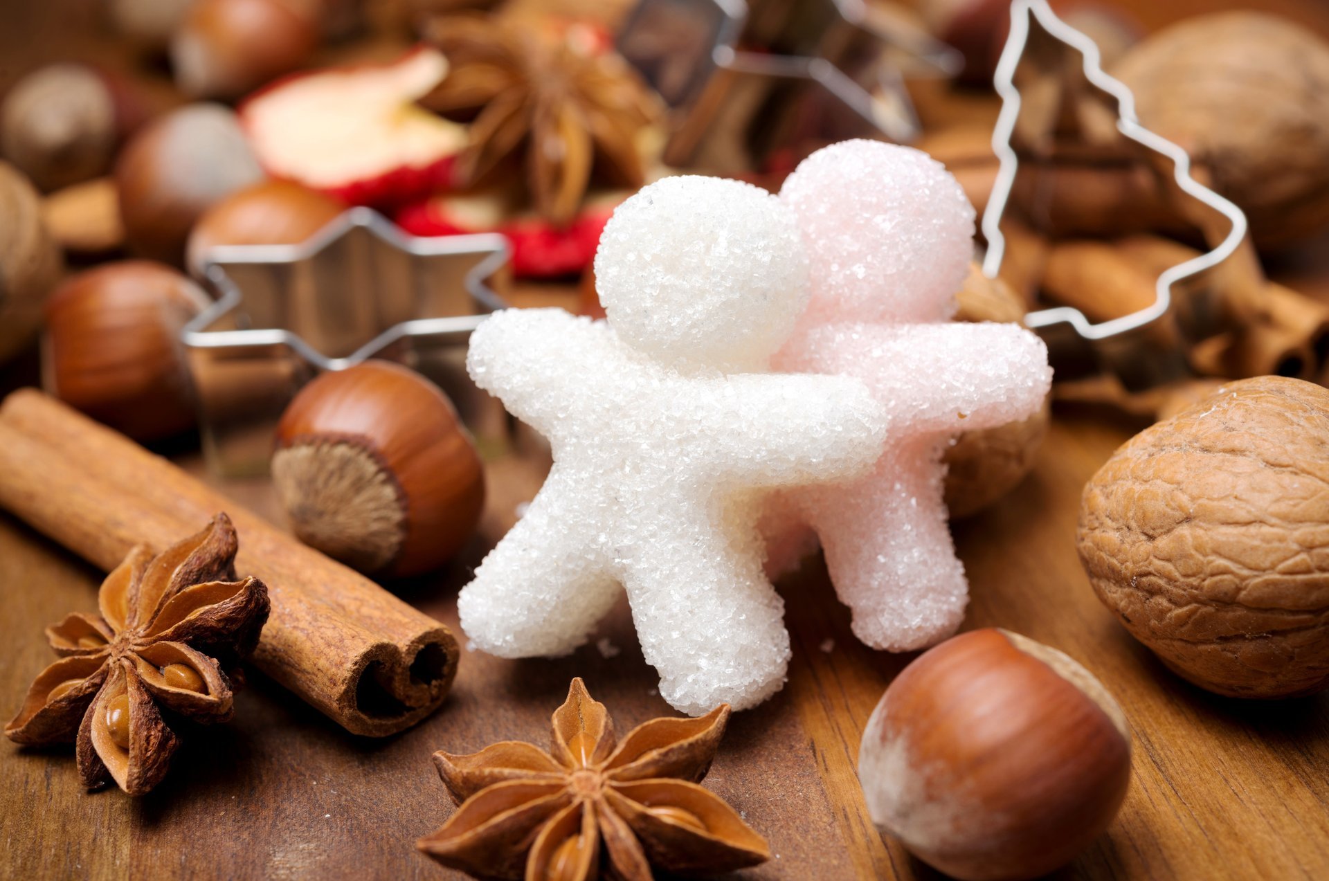 zucker figuren männer gewürze zimt sternanis anis nüsse feiertage neujahr weihnachten winter