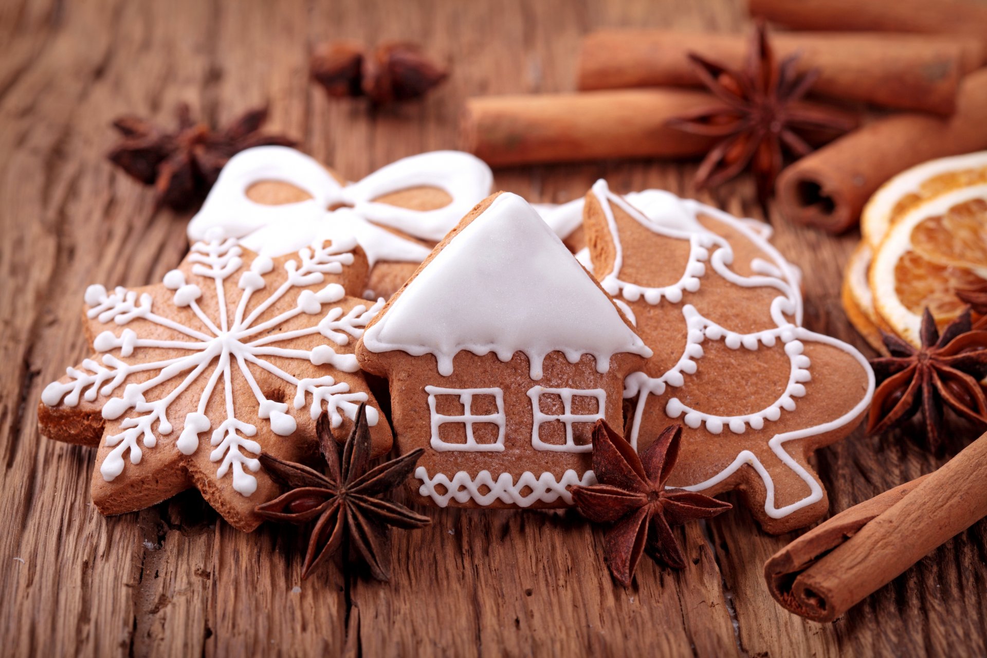 galletas pasteles figuras casa árbol de navidad copo de nieve especias nueces canela anís dulces año nuevo navidad vacaciones