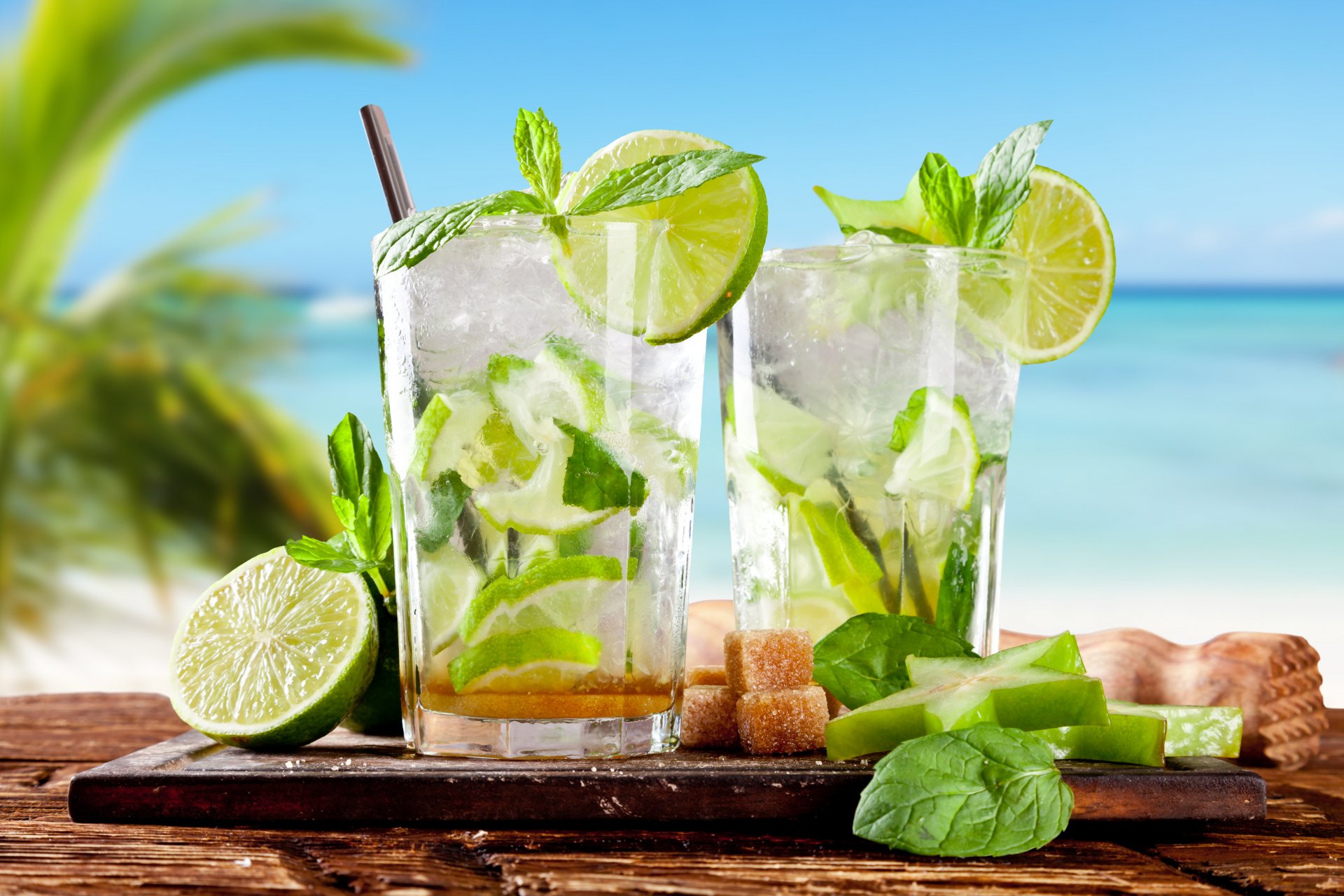 été tropiques plage boire cocktail chaux été boisson citron vert menthe