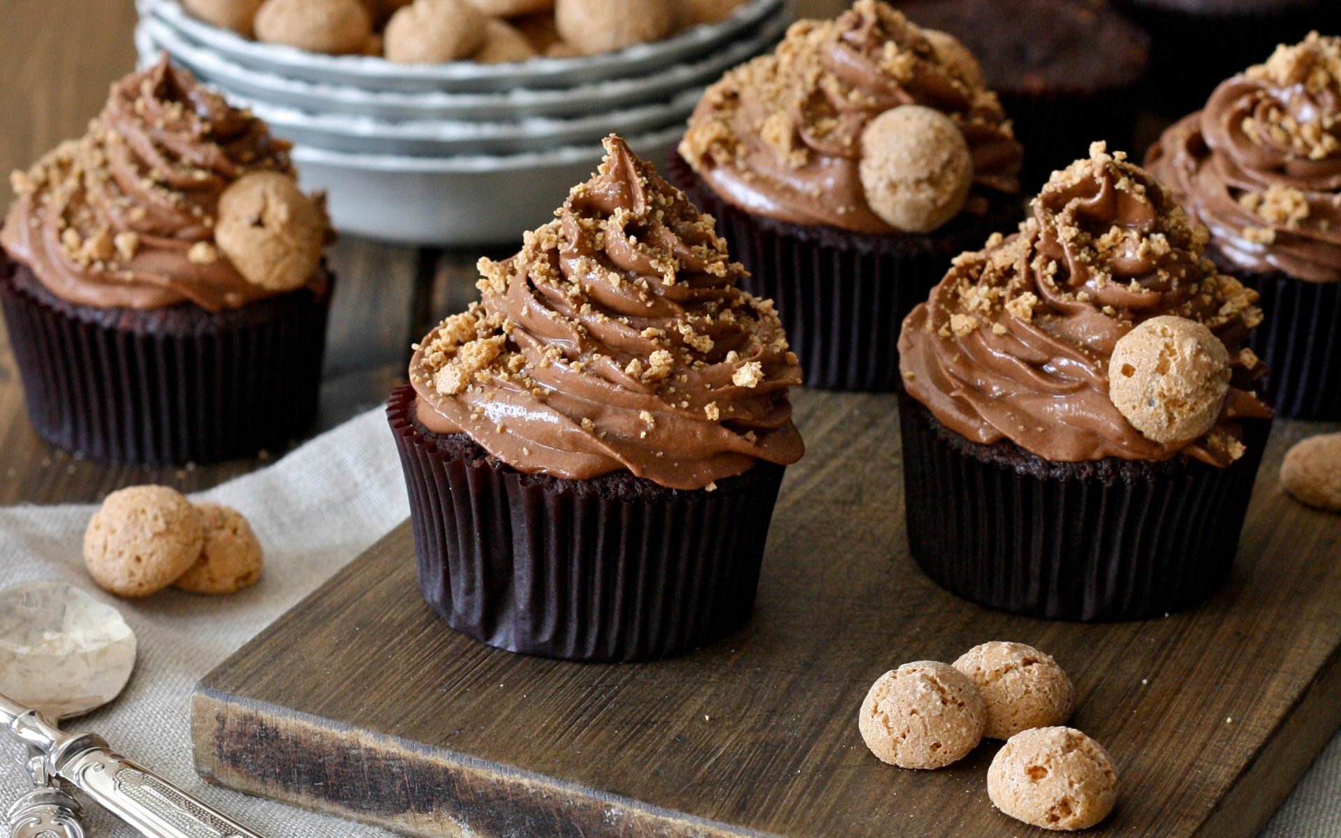 muffins schokolade creme kekse essen dessert süßigkeiten süß tafel