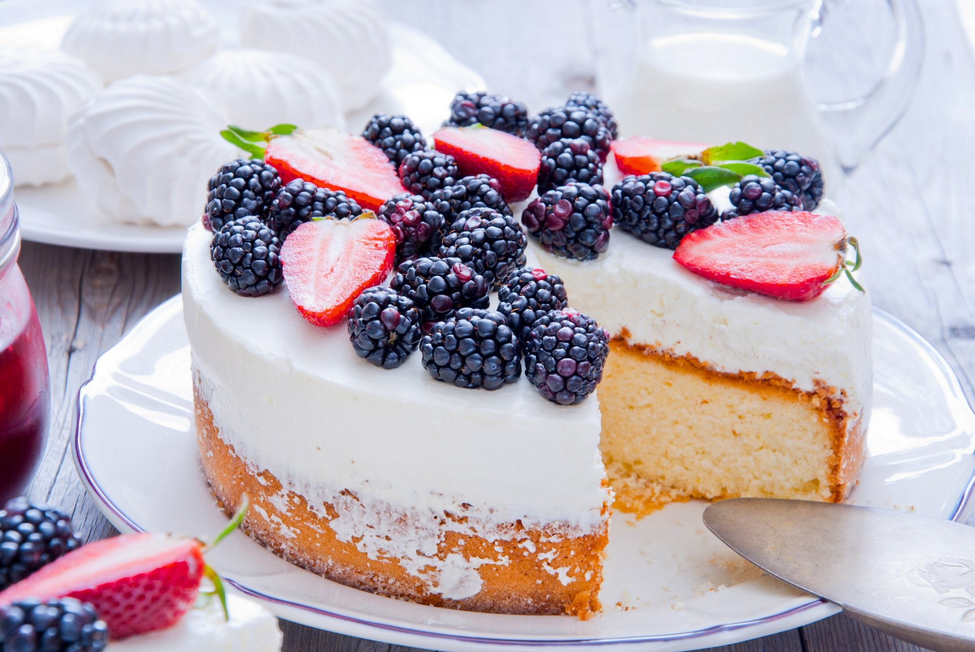 gâteau baies mûres fraises