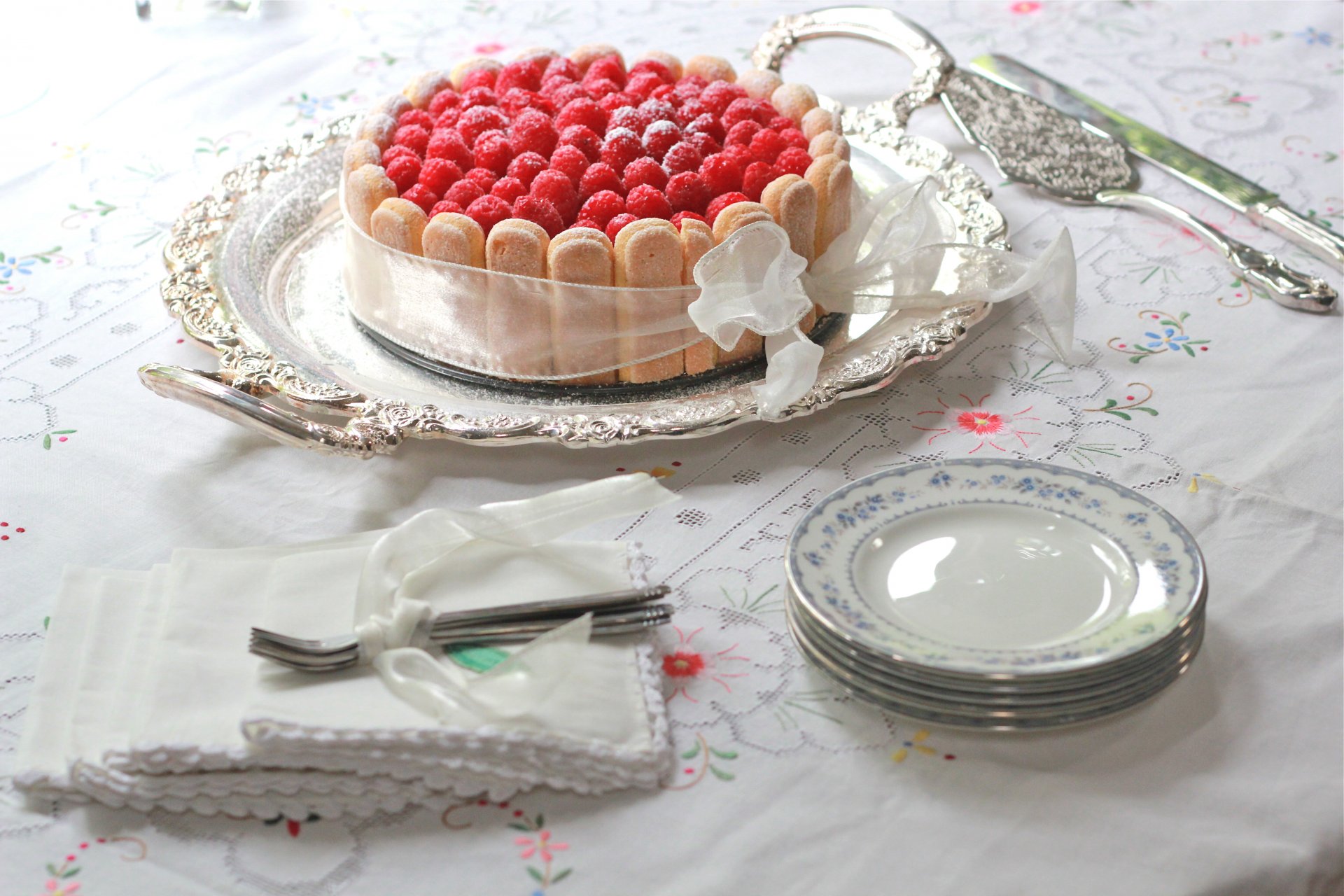 framboise dessert gâteau brownie doux nourriture biscotti framboises ruban