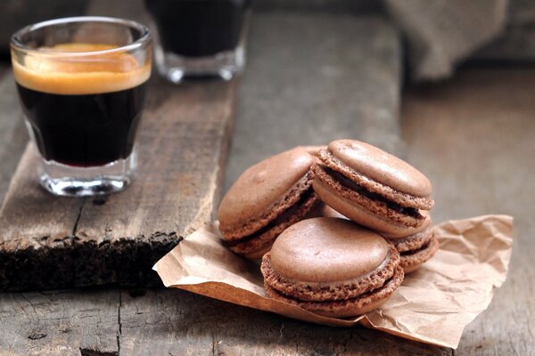 Makkaroni und duftender Naturkaffee