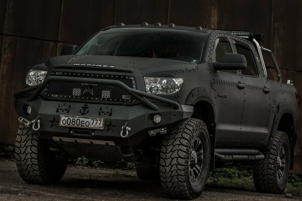 Toyota SUV mit coolem Tuning