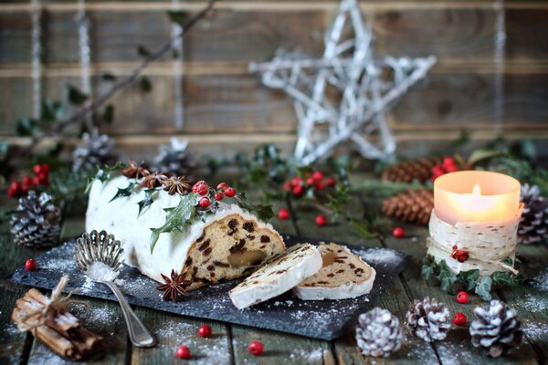 Dessert épicé sucré sur fond de Noël