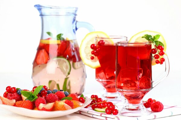 Lemonade made from fresh berries and lemon