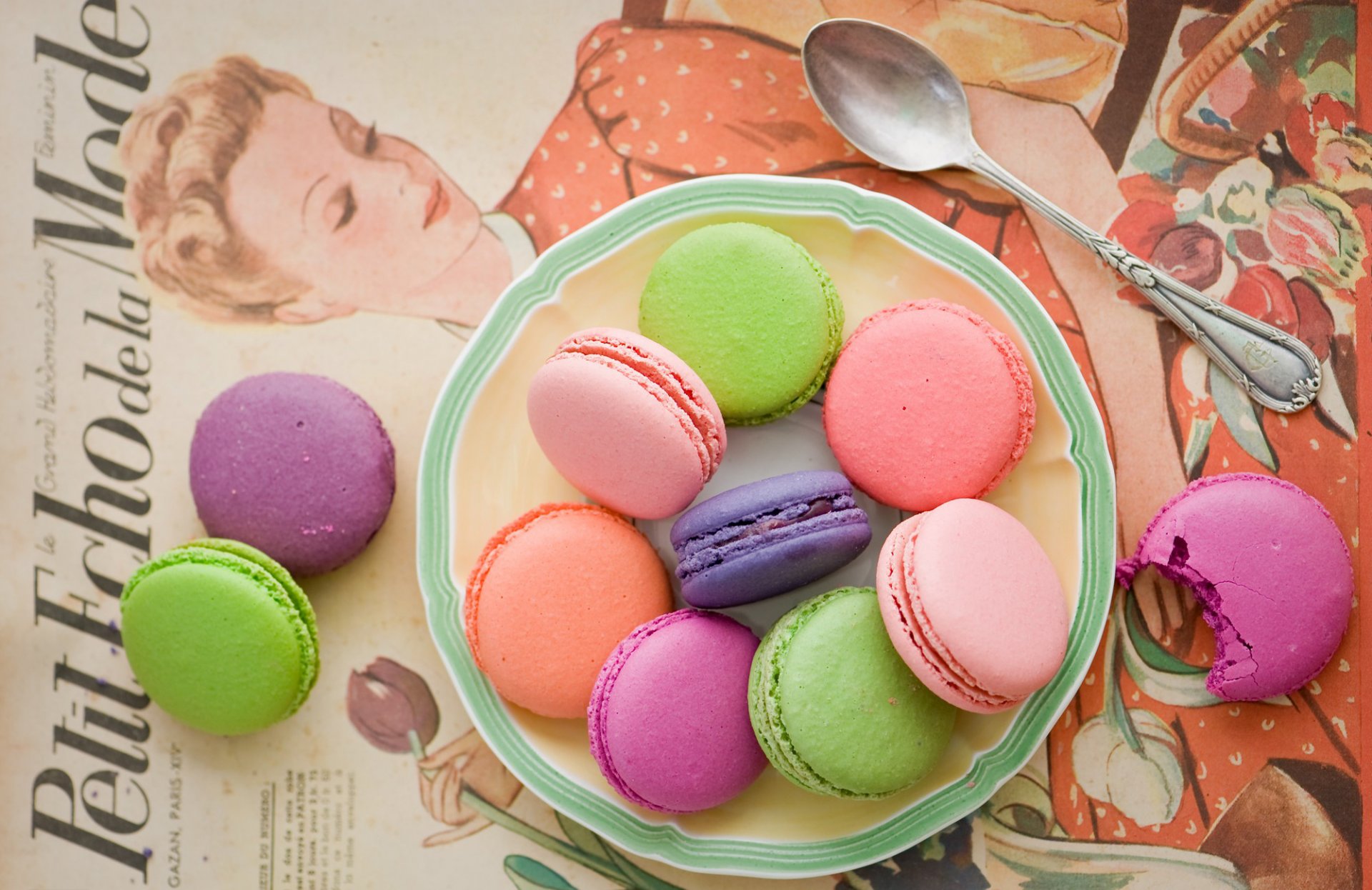 cookies macaron macaroon multicolored assorted spoon anna verdina