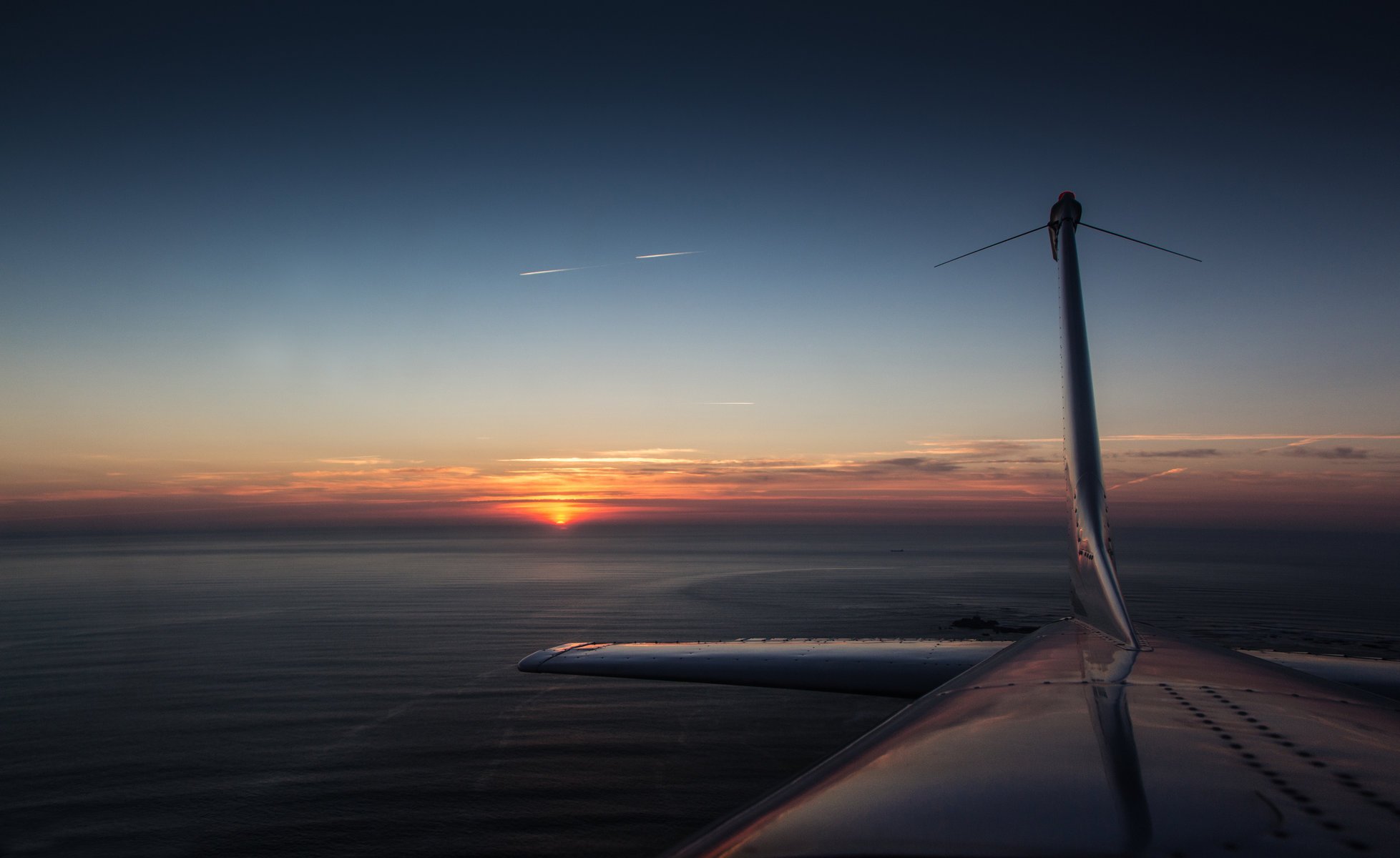 samolot cessna zachód słońca