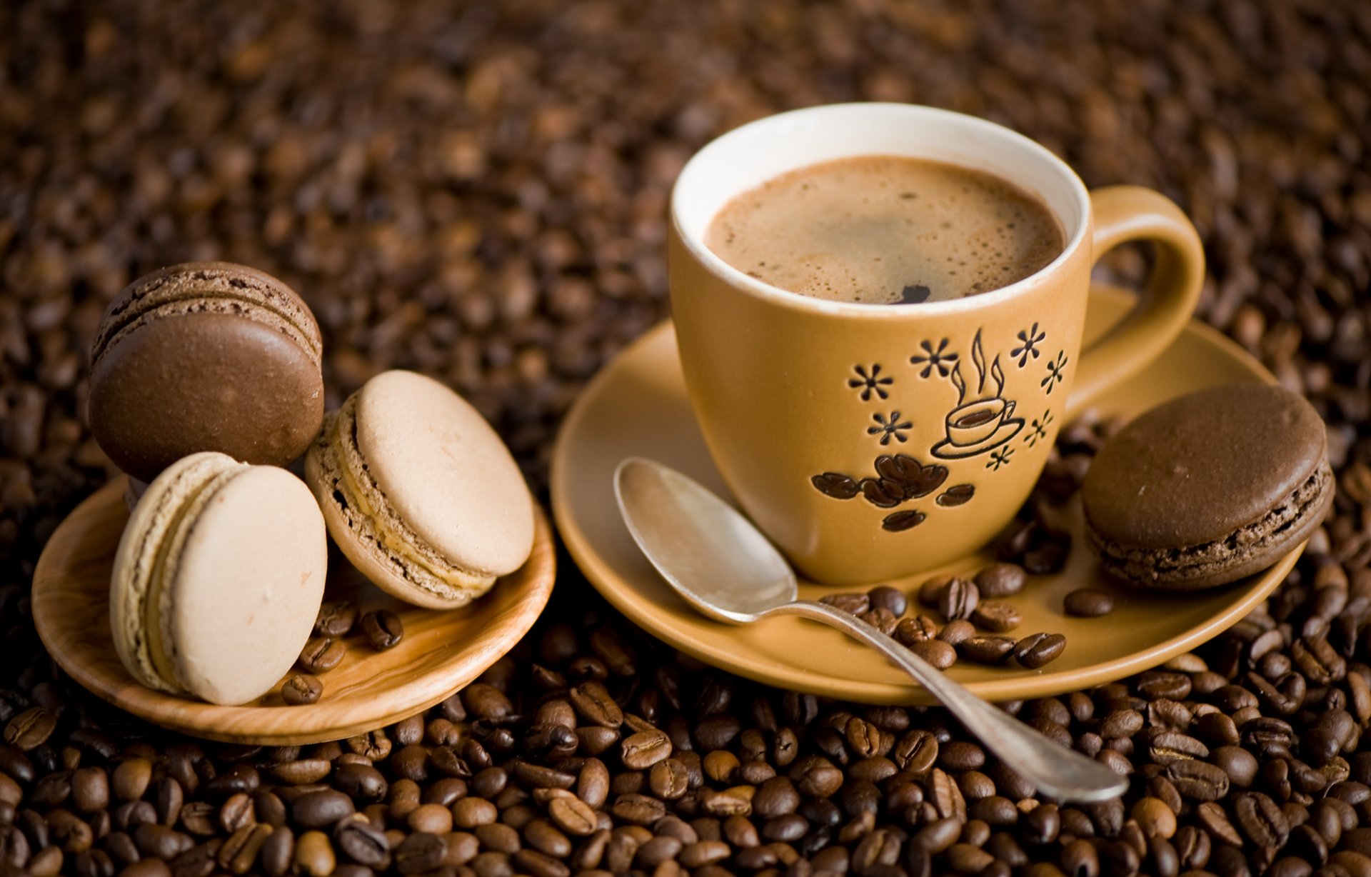 caffè tazza cucchiaio piattino grano biscotti amaretto macaron cioccolato dolci dessert anna verdina