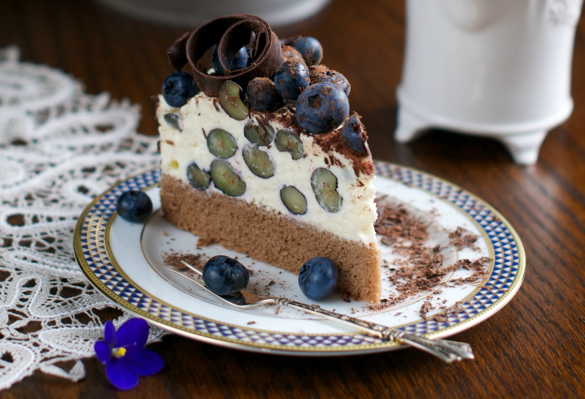 food cake cake piece of cake blueberries chocolate flowers flowers background wallpaper widescreen fullscreen widescreen widescreen