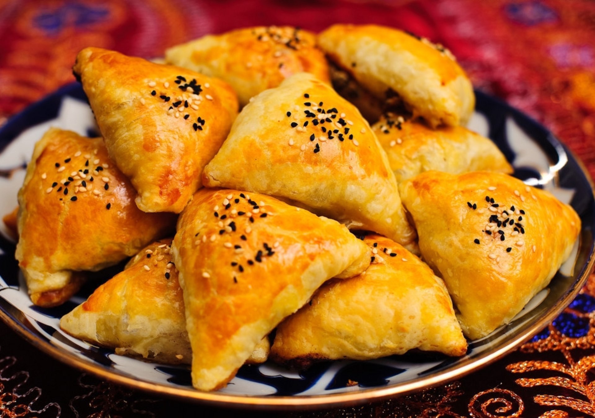 somsa samsa samosa uzbecki mąka jedzenie ciasto uzbekistan mięso kuchnia