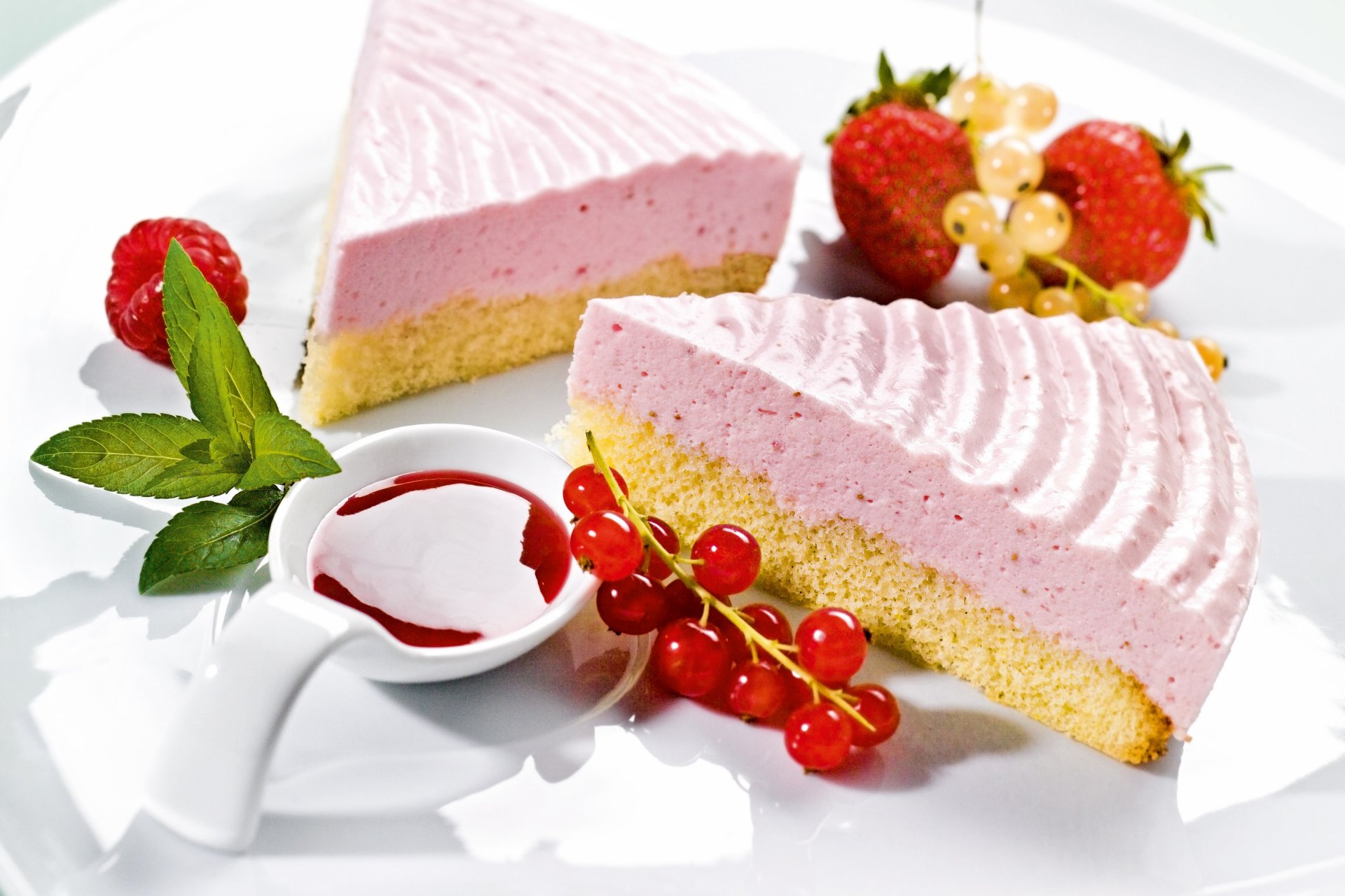 dessert cake cake sweet strawberry raspberry red currant mint food food cheesecake cream