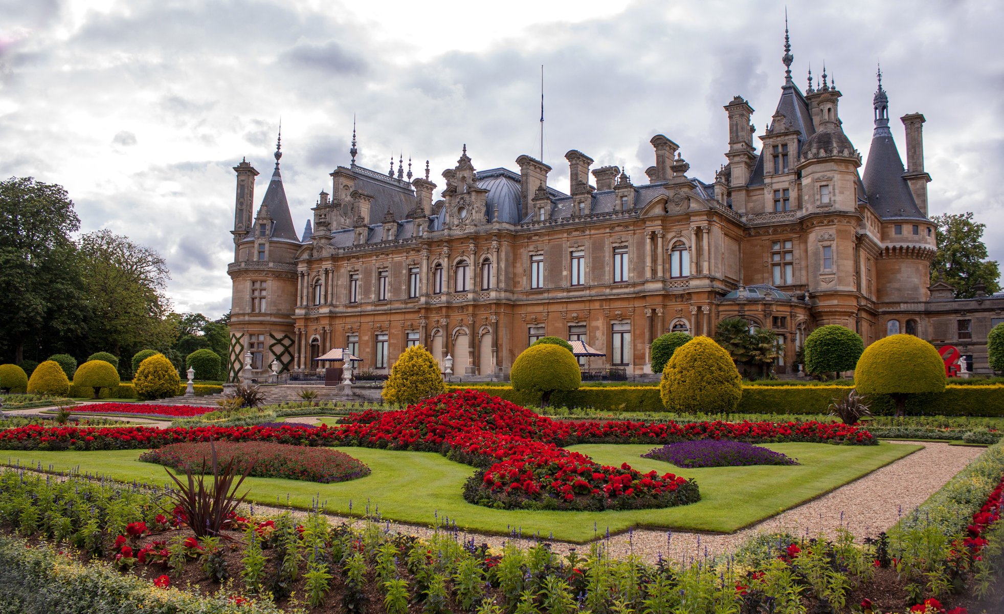 waddesdon manor palace england park lawn the bushe