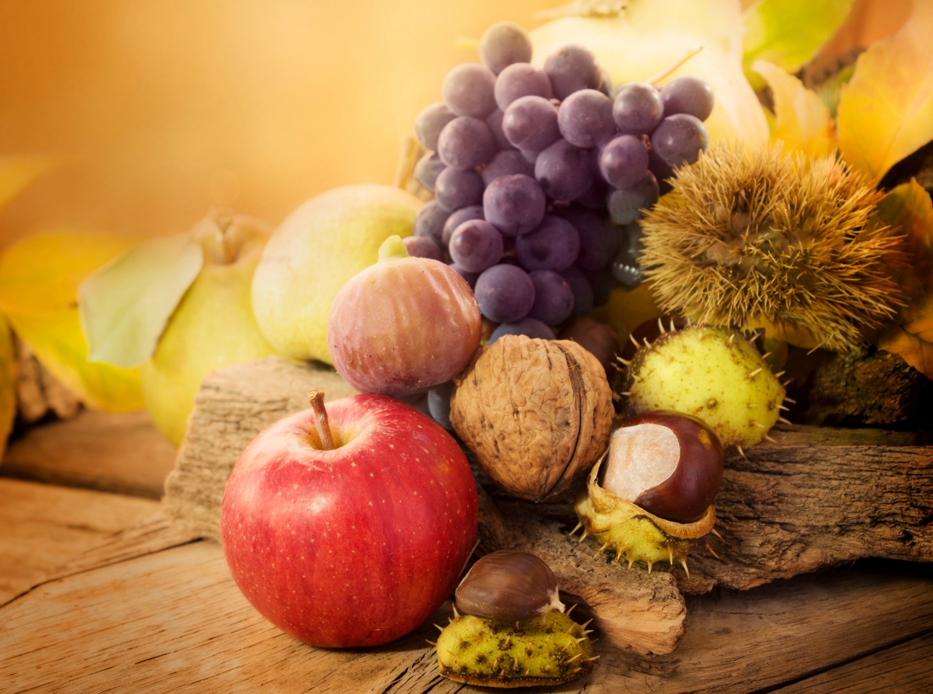 apfel obst nüsse kastanien trauben blätter herbst ernte