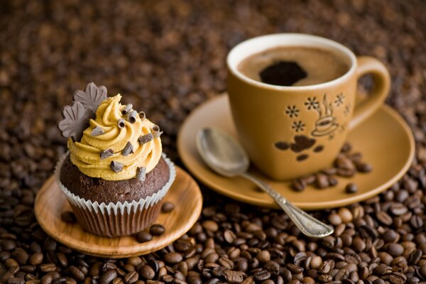 Coffee and cake on a plate serving