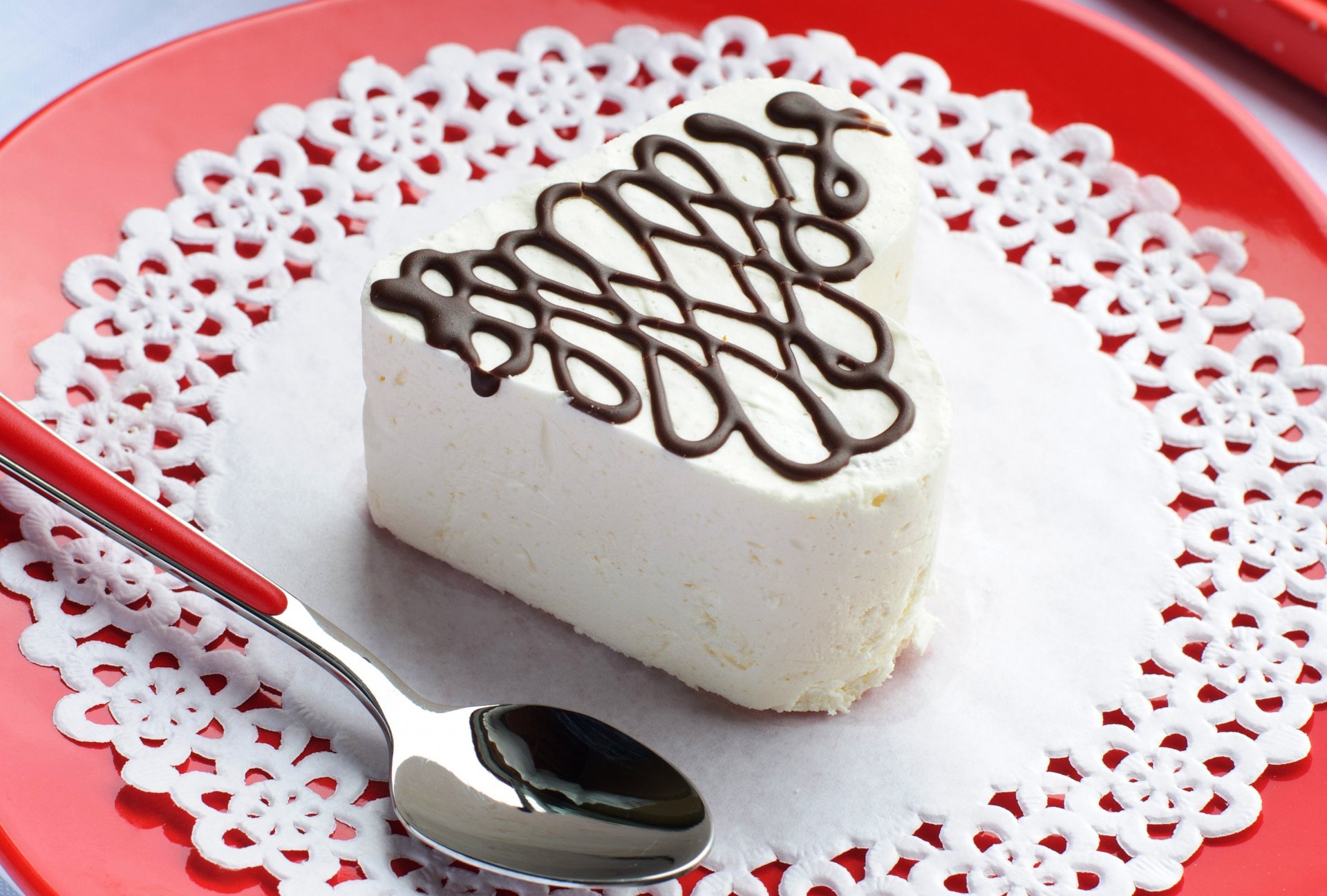 dessert cake heart glaze sweet napkin spoon