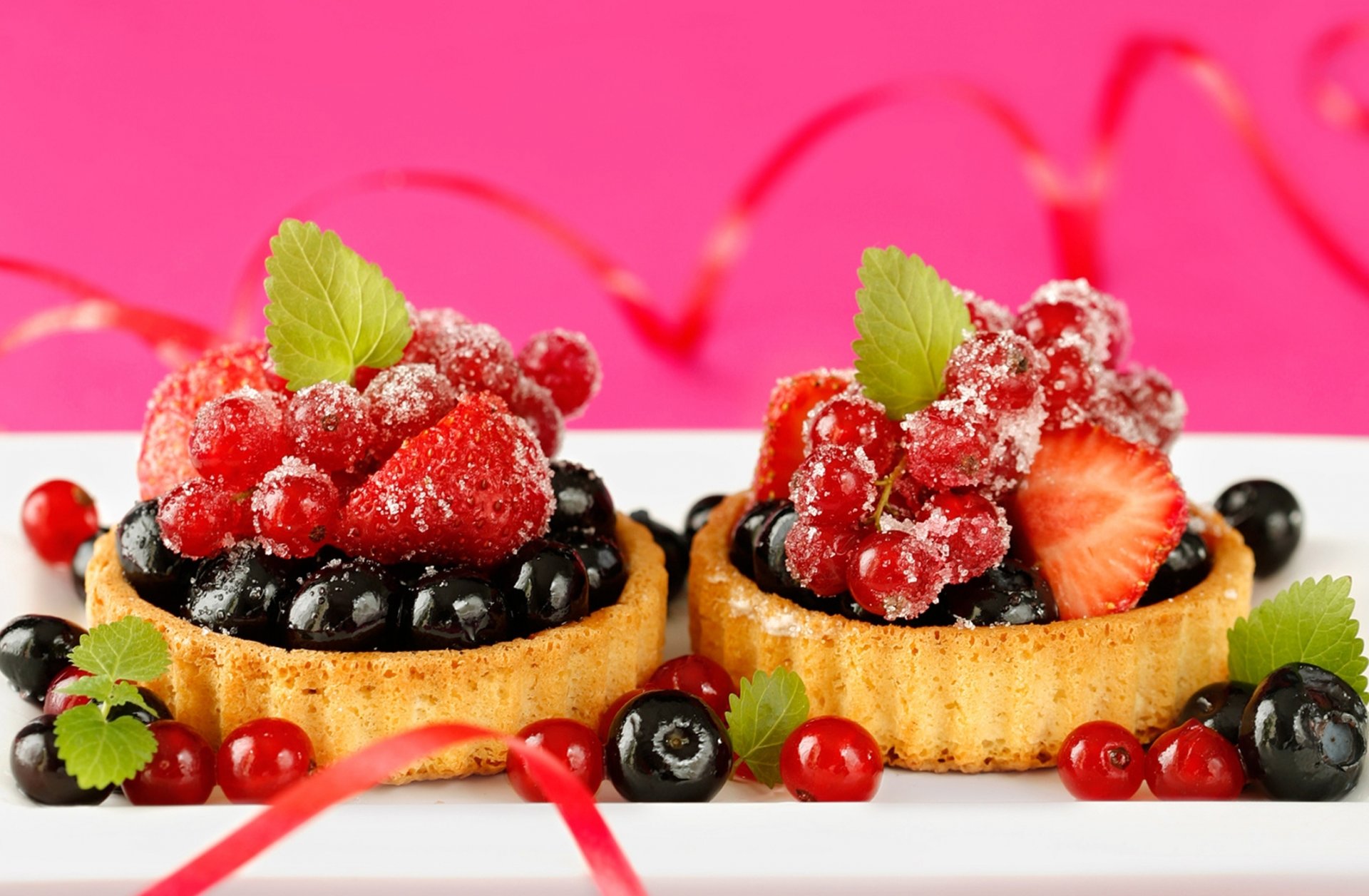 gâteaux tartelettes dessert doux baies fraises myrtilles myrtilles groseilles