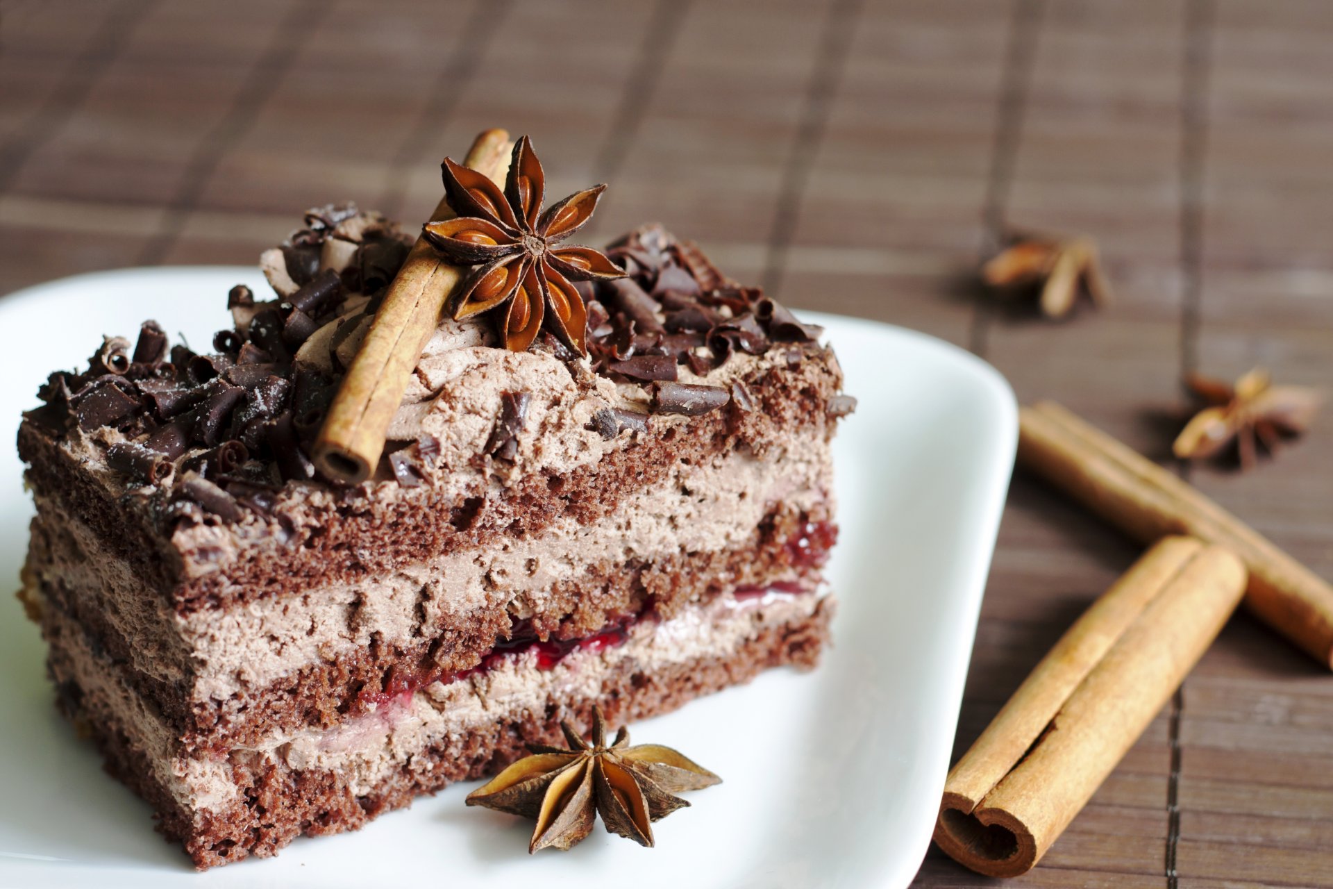 kuchen kuchen creme schokolade gewürze zimt anis süßigkeiten dessert teller