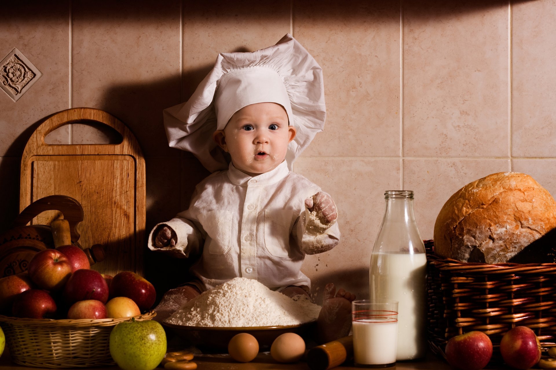 cestini mele pane latte uova farina cuoco bottiglia bicchiere sorpresa