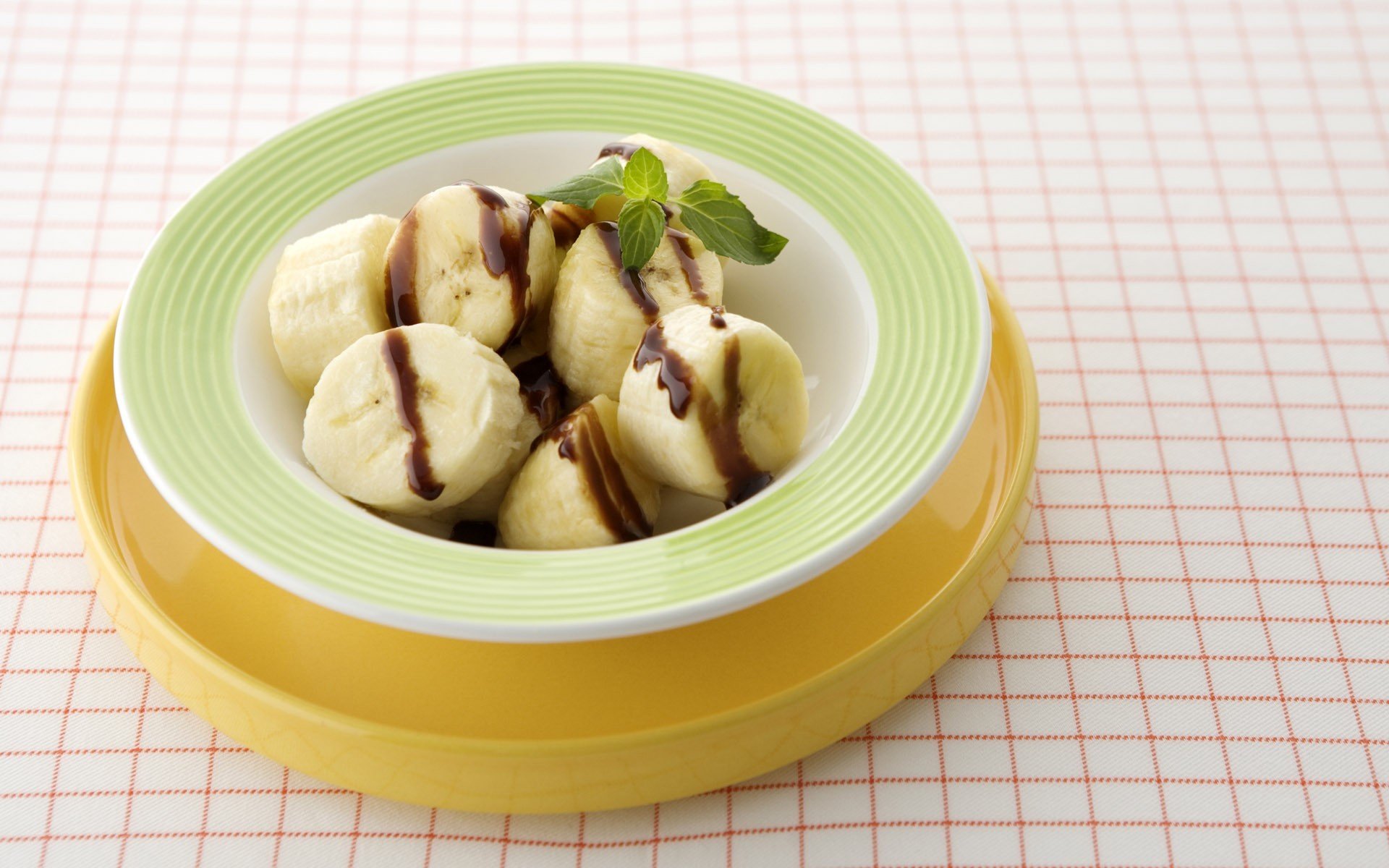 essen obst banane schrokolade blätter grün dessert süß teller hintergrund tapete