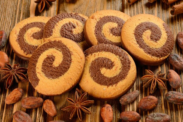 Cookies with cocoa and cinnamon warm up the atmosphere