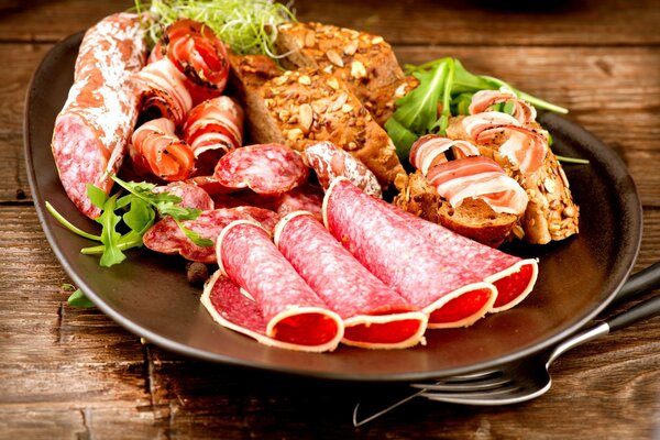 Assiette de viande hachée et légumes verts