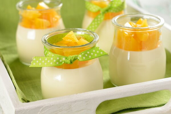 Panna cotta with peach - light morning dessert