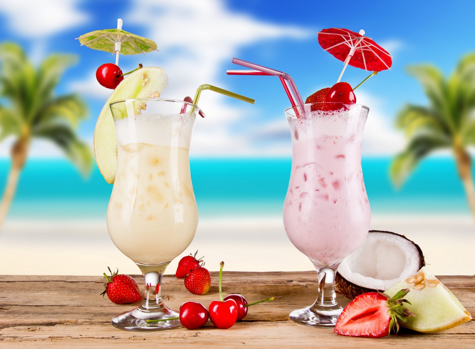 cocktail smoothies fruits lunettes été nourriture fraise cerises noix de coco melons été