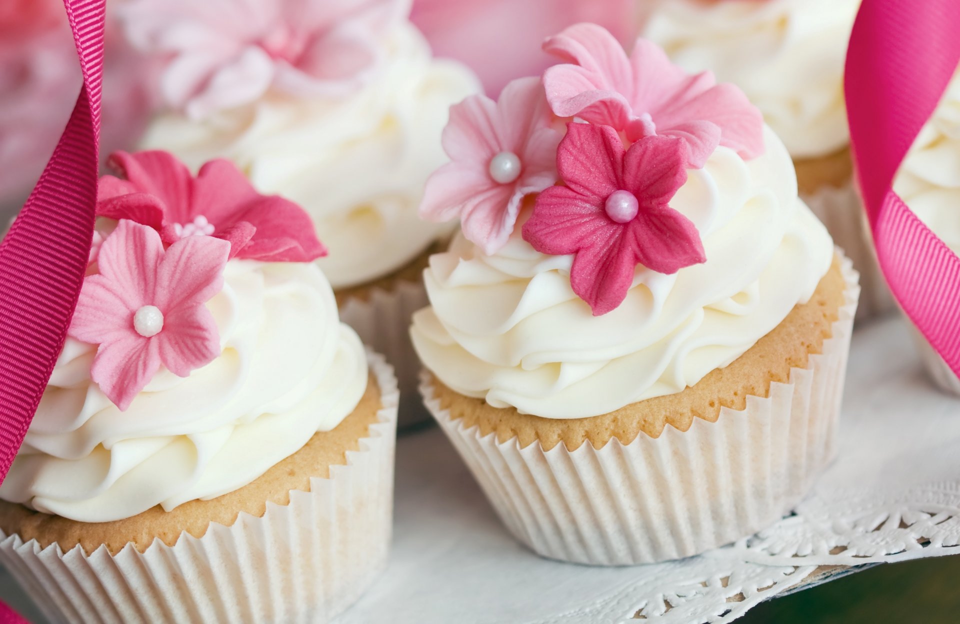 cupcakes crème décoration fleurs sucré pâtisserie dessert