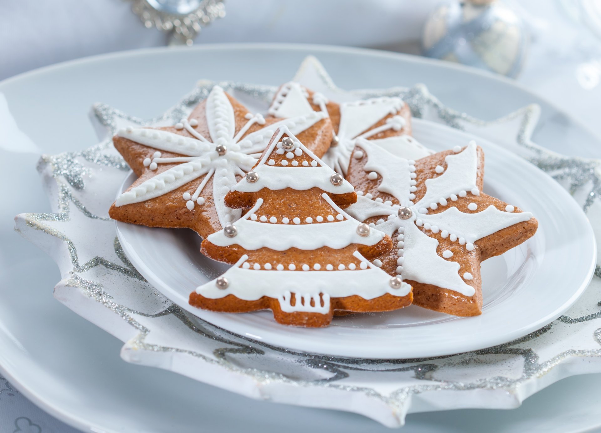 biscuits nouvel an étoiles arbres de noël figurines glaçage cuisson alimentaire doux nouvel an noël