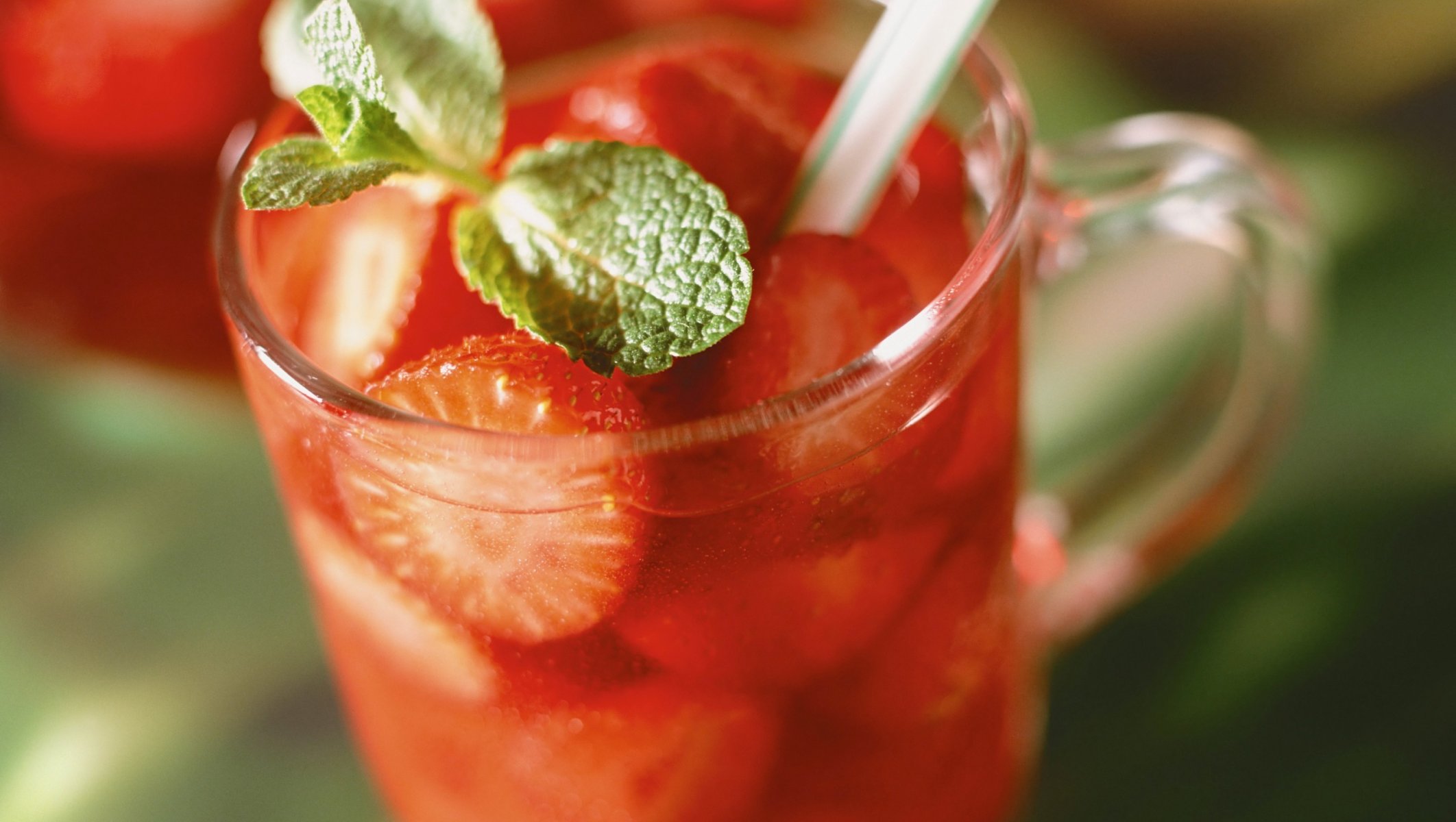 mug strawberry cocktail mint