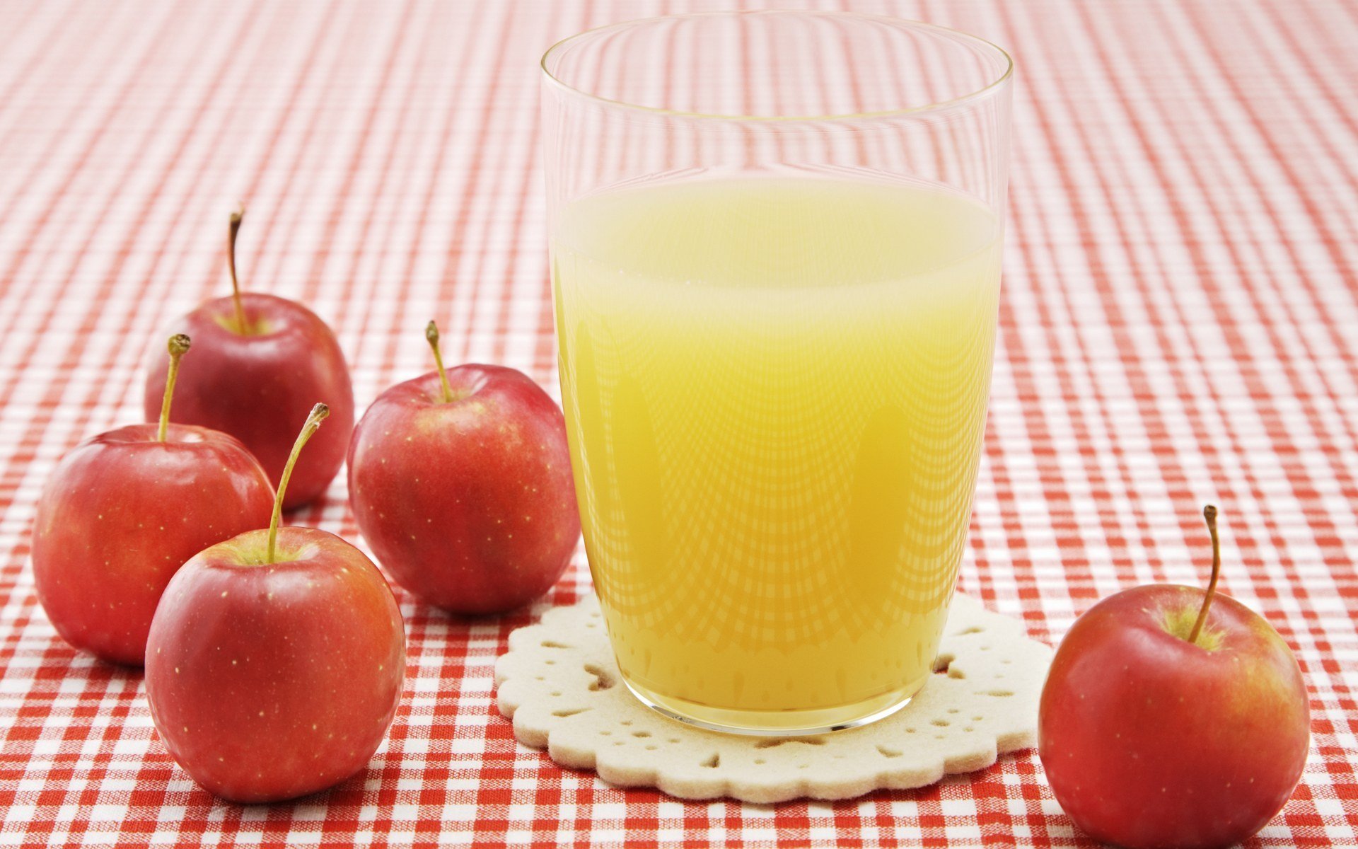 apple juice glass tablecloth