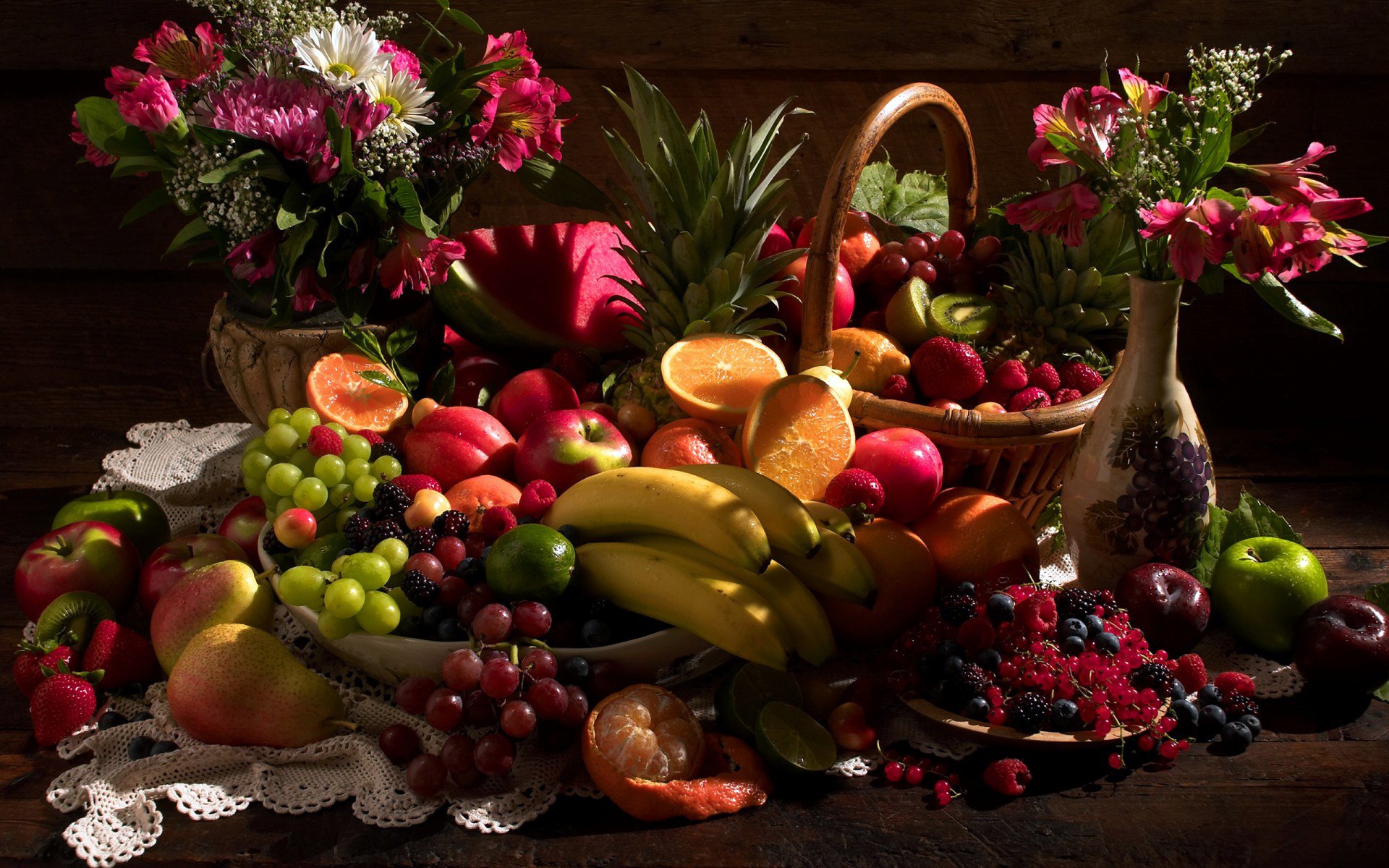 fruits baies nature morte panier vase raisin ananas pastèque pomme poire groseille orange banane fraise kiwi framboise citron fleurs bouquet